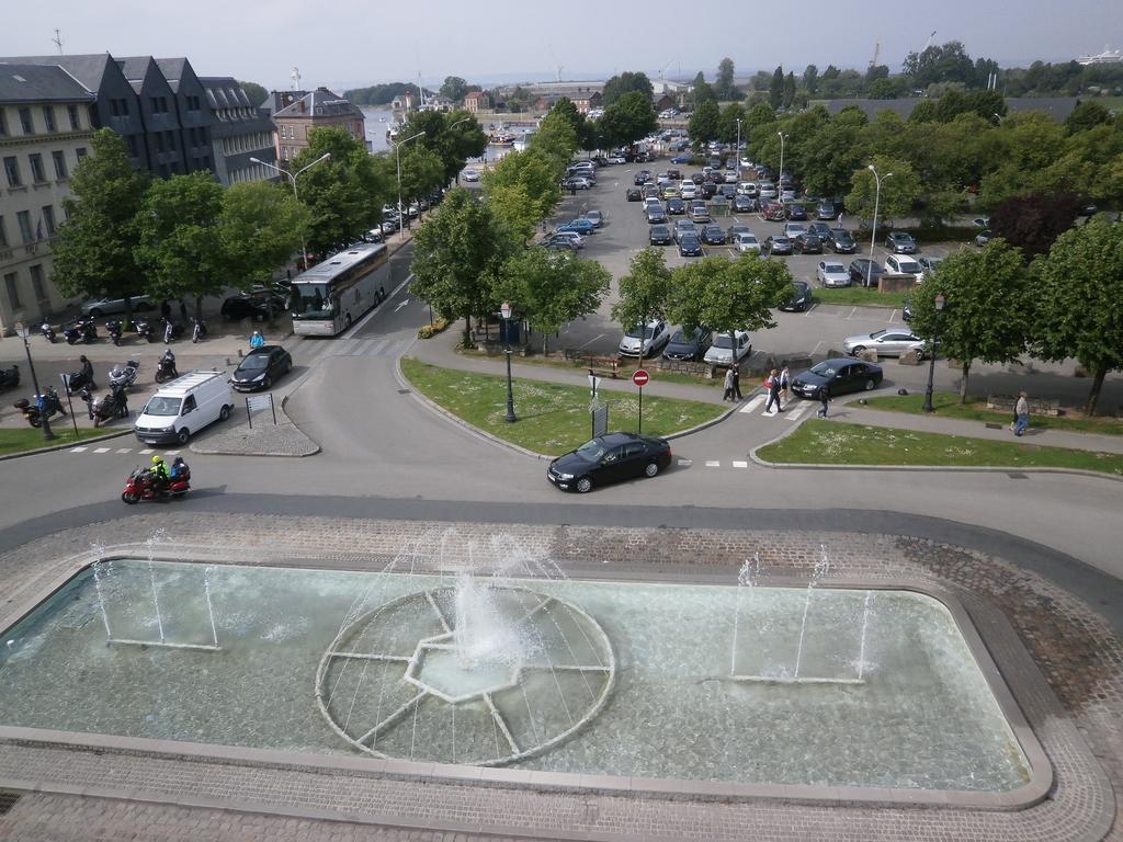 Escapade Au Coeur De Honfleur Avec Parking Prive Et Vue Panoramique Apartment Phòng bức ảnh